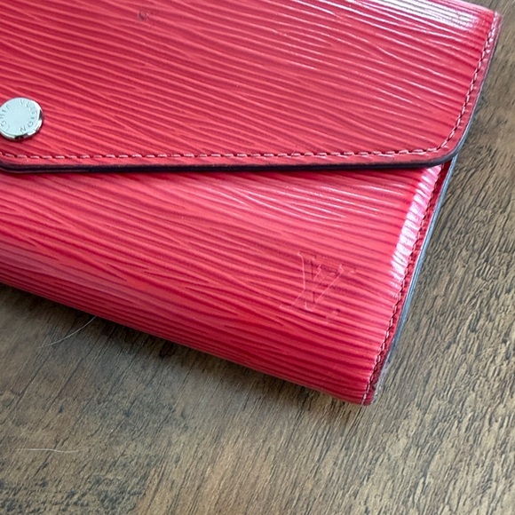 ** Louis Vuitton ** Wallet Epi Sarah Wallet Castillan Red Valentine’s Day COA - Picture 3 of 15